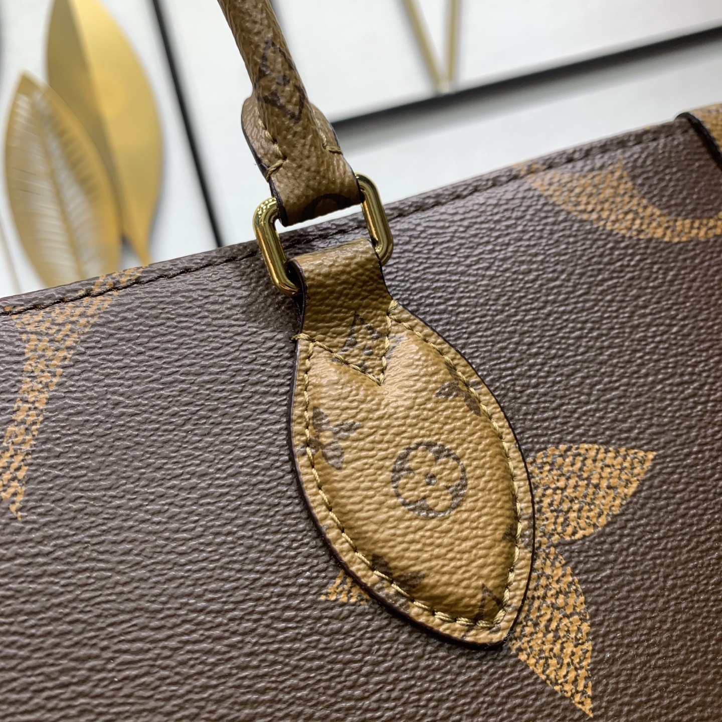 LV高仿大型手提包 Monogram反差老花款式大容量設計|超A仿原單精品圖片 8 LV高仿大型手提包 Monogram反差老花款式大容量設計|歐美奢侈品精品推薦