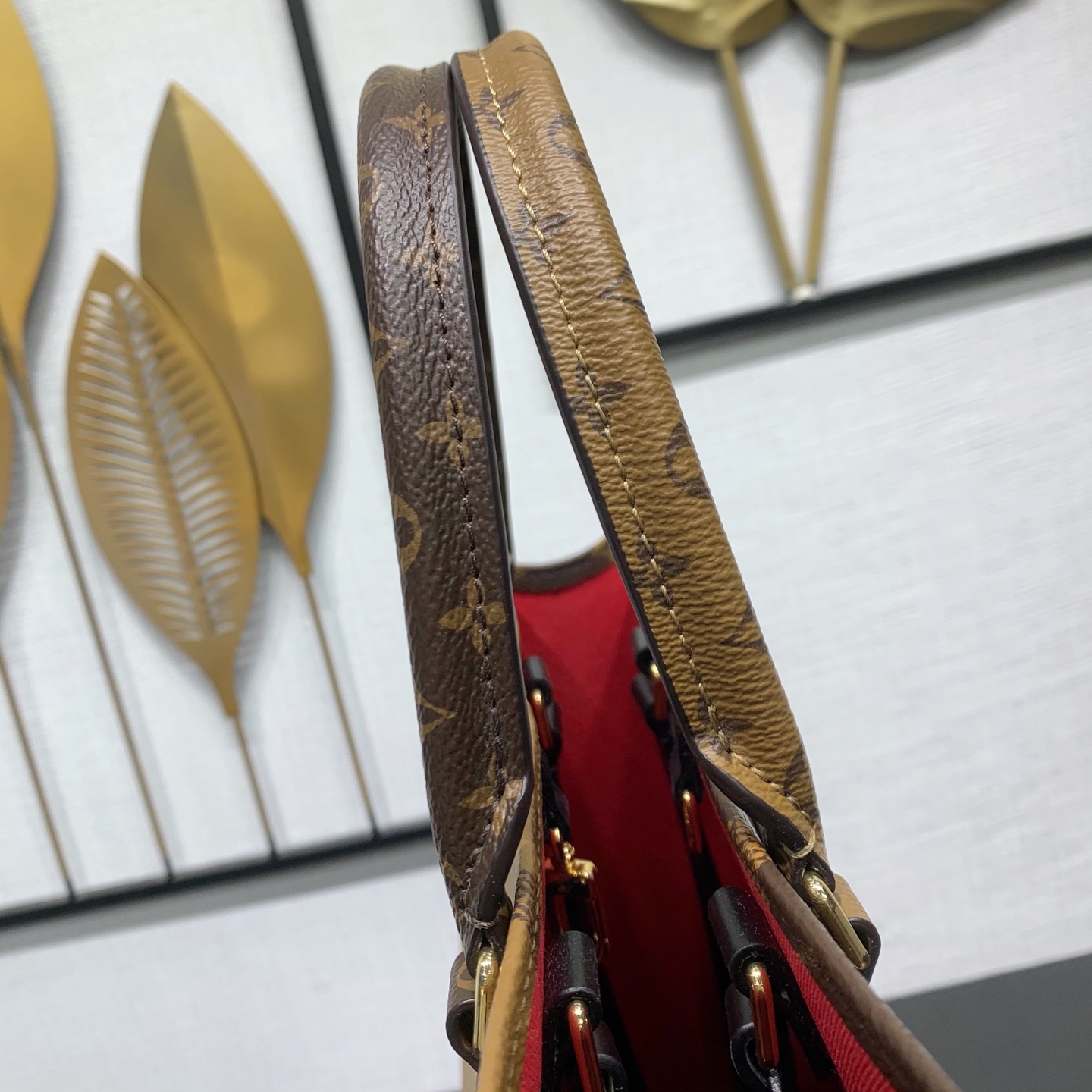 LV高仿女用手提包 大Monogram壓印款 氣勢感造型首選|超A仿原單精品圖片 15 LV高仿女用手提包 大Monogram壓印款 氣勢感造型首選|歐美奢侈品精品推薦