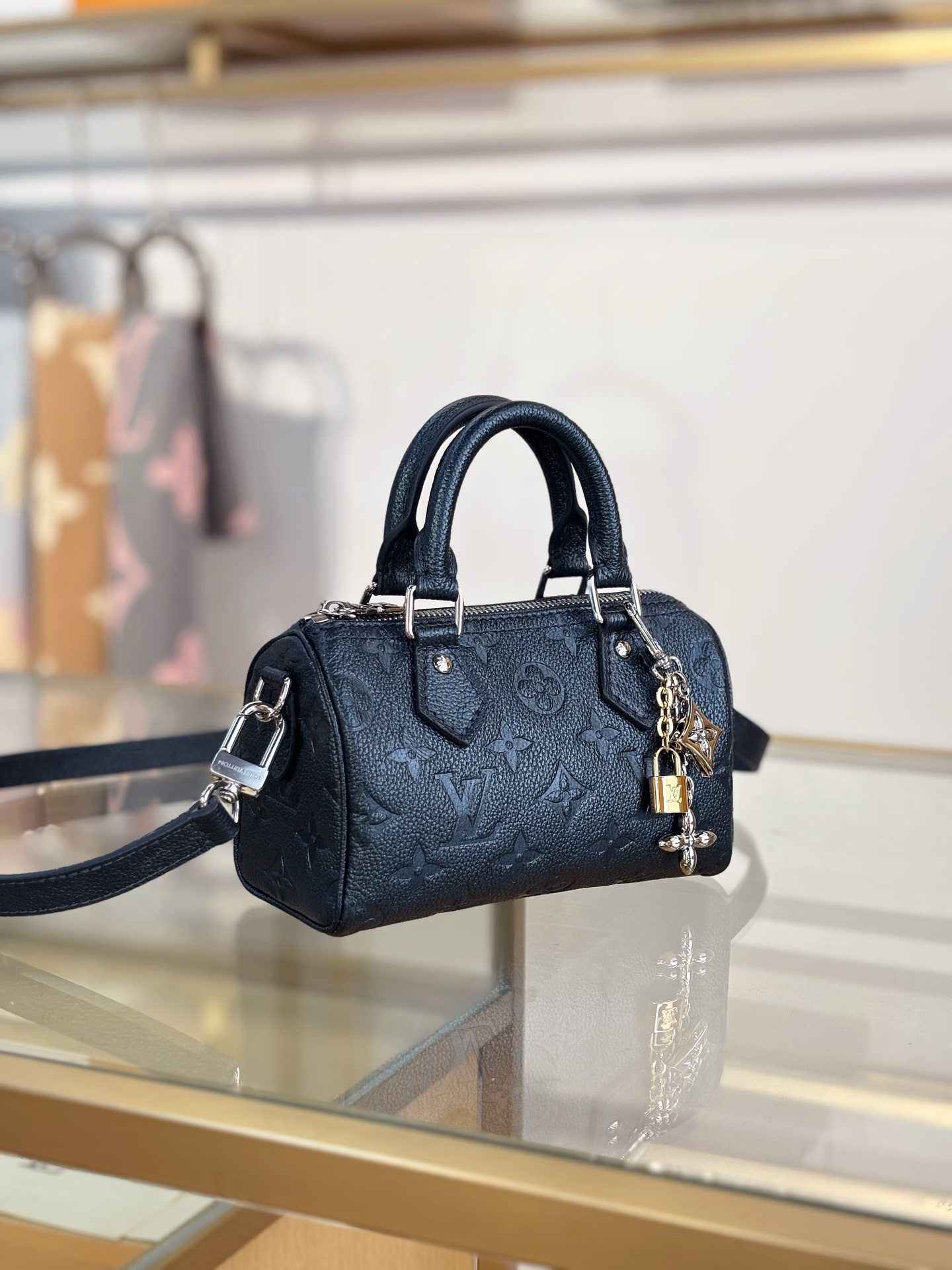 LV一比一深藍壓紋手提包 附吊飾 迷你尺寸精品款｜歐美奢侈品精品推薦