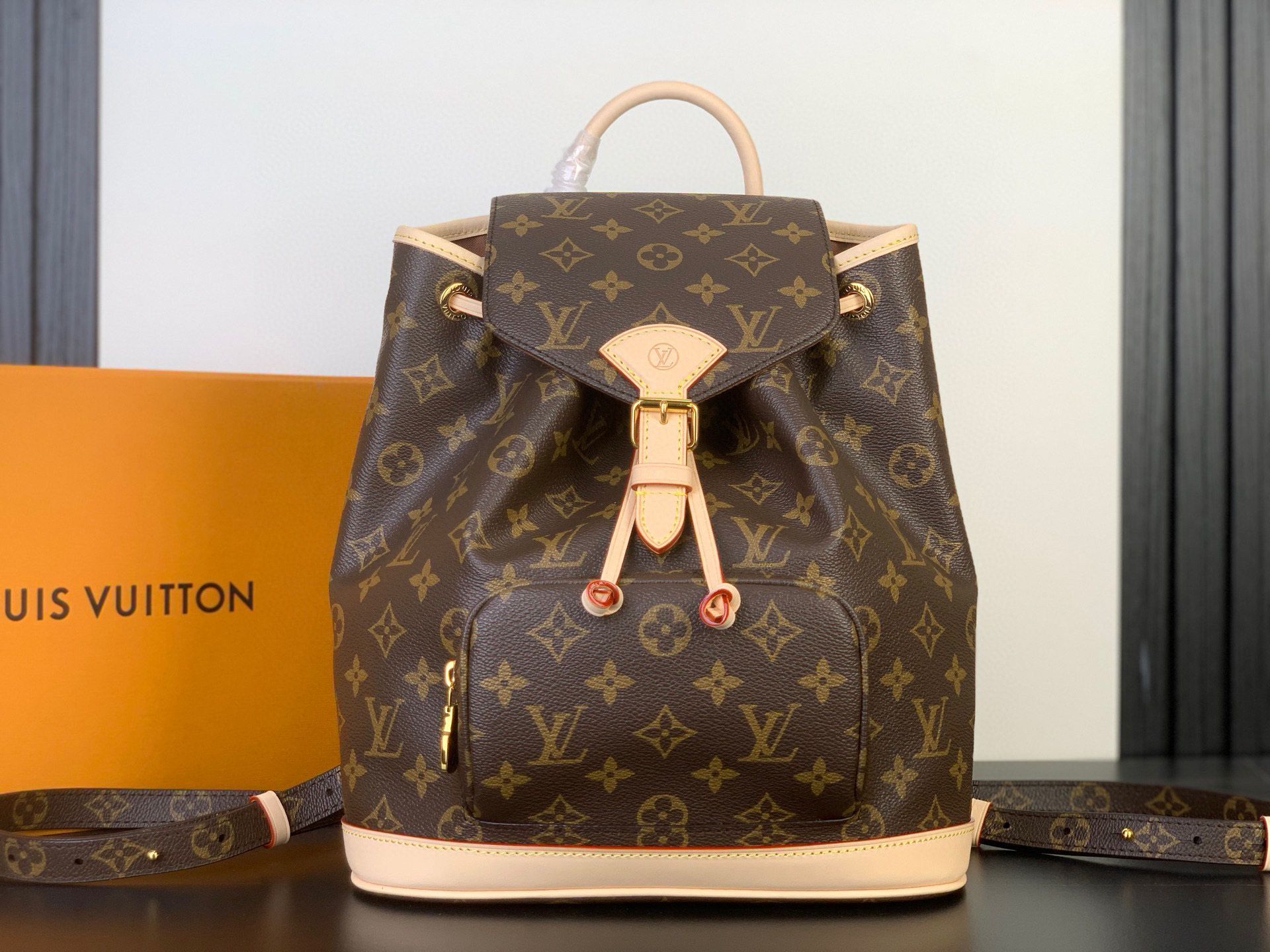 LV高仿Monogram雙肩後背包 男士款復古帆布設計 通勤旅行皆適用