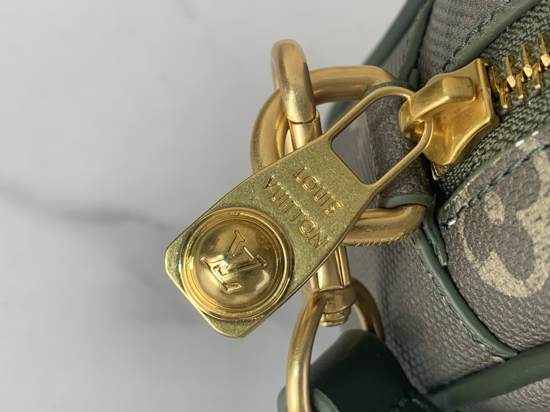 LV一比一相機包 男士墨綠老花帆布款式 實用硬挺輪廓|超A仿原單精品圖片 11 LV一比一相機包 男士墨綠老花帆布款式 實用硬挺輪廓|歐美奢侈品精品推薦