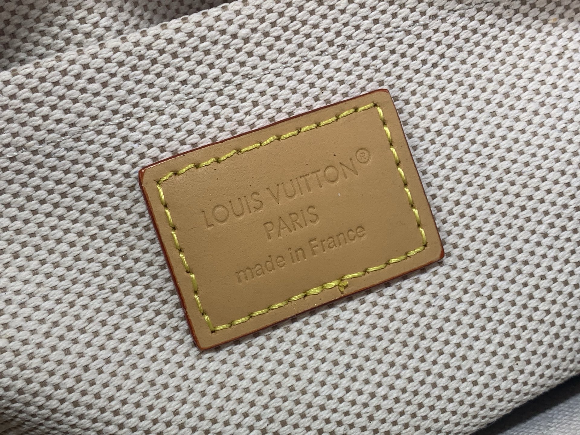 LV一比一相機包 男士墨綠老花帆布款式 實用硬挺輪廓|超A仿原單精品圖片 8 LV一比一相機包 男士墨綠老花帆布款式 實用硬挺輪廓|歐美奢侈品精品推薦