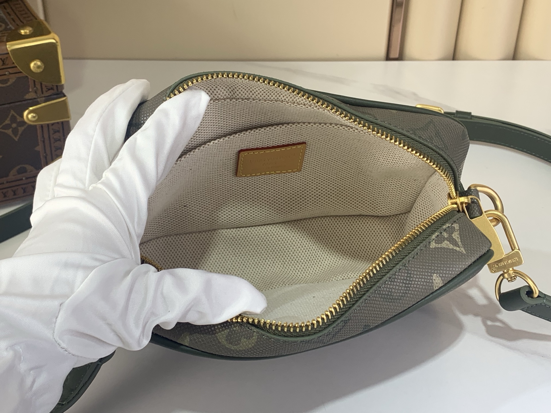 LV一比一相機包 男士墨綠老花帆布款式 實用硬挺輪廓|超A仿原單精品圖片 7 LV一比一相機包 男士墨綠老花帆布款式 實用硬挺輪廓|歐美奢侈品精品推薦