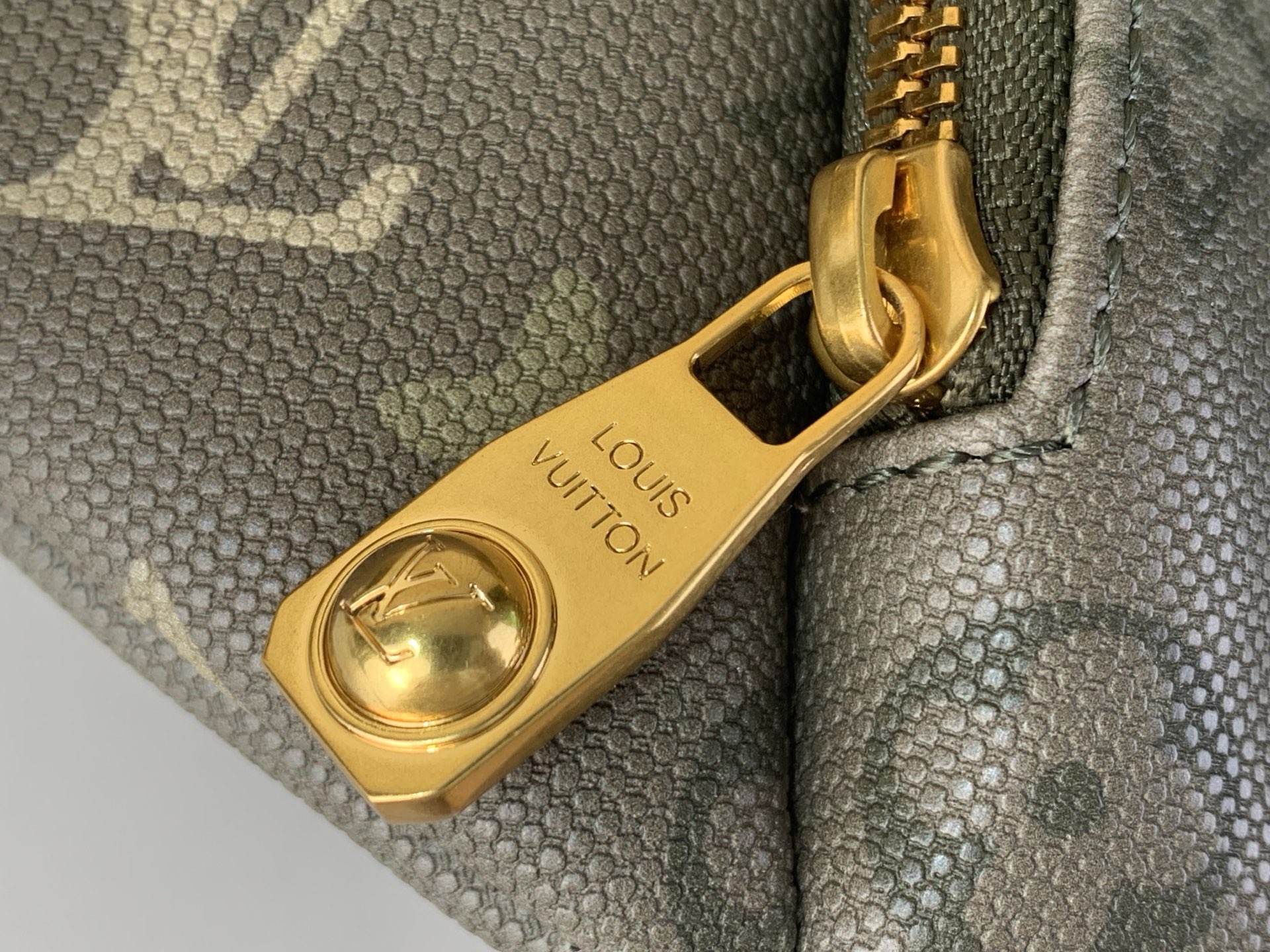 LV高仿老花腰包 墨綠帆布拼皮革 多層收納戶外必備|超A仿原單精品圖片 9 LV高仿老花腰包 墨綠帆布拼皮革 多層收納戶外必備|歐美奢侈品精品推薦