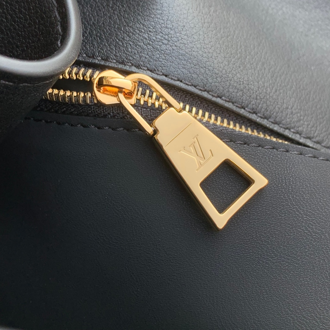 LV高仿黑色托特包 女士簡約通勤款 經典鎖頭裝飾設計｜歐美奢侈品精品推薦