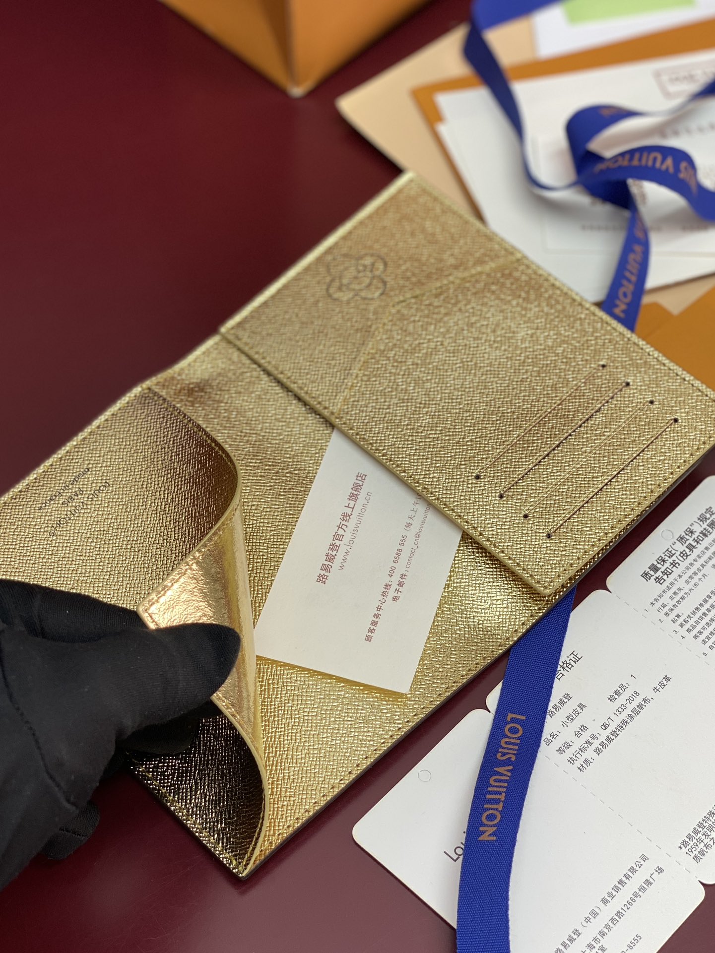 LV高仿花卉護照夾 可愛圖騰印花設計 多功能卡片收納夾｜歐美奢侈品精品推薦