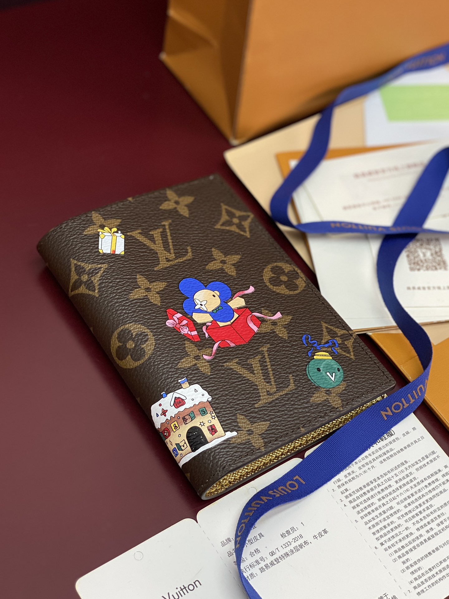 LV高仿花卉護照夾 可愛圖騰印花設計 多功能卡片收納夾｜歐美奢侈品精品推薦