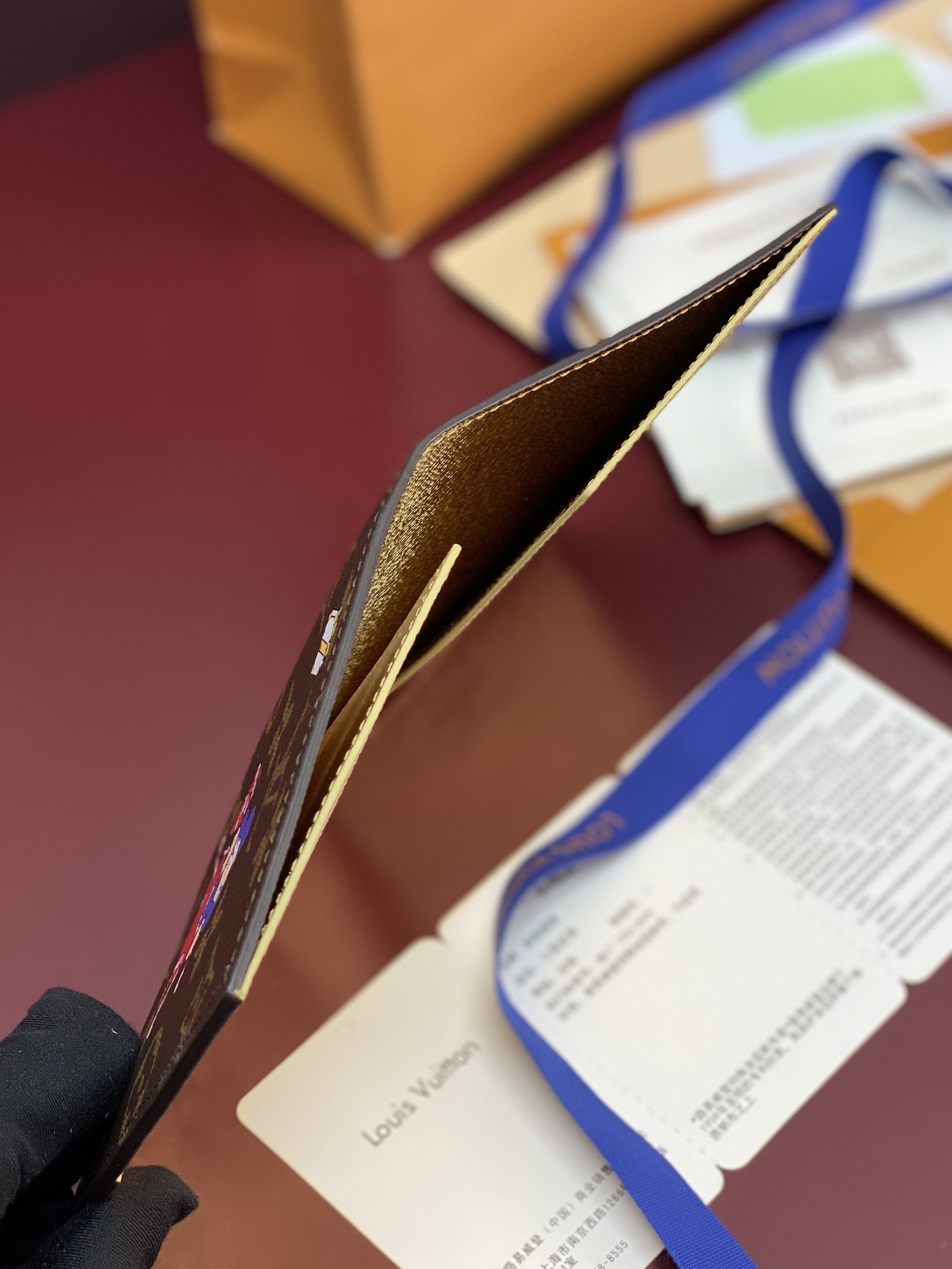 LV高仿花卉護照夾 可愛圖騰印花設計 多功能卡片收納夾｜歐美奢侈品精品推薦