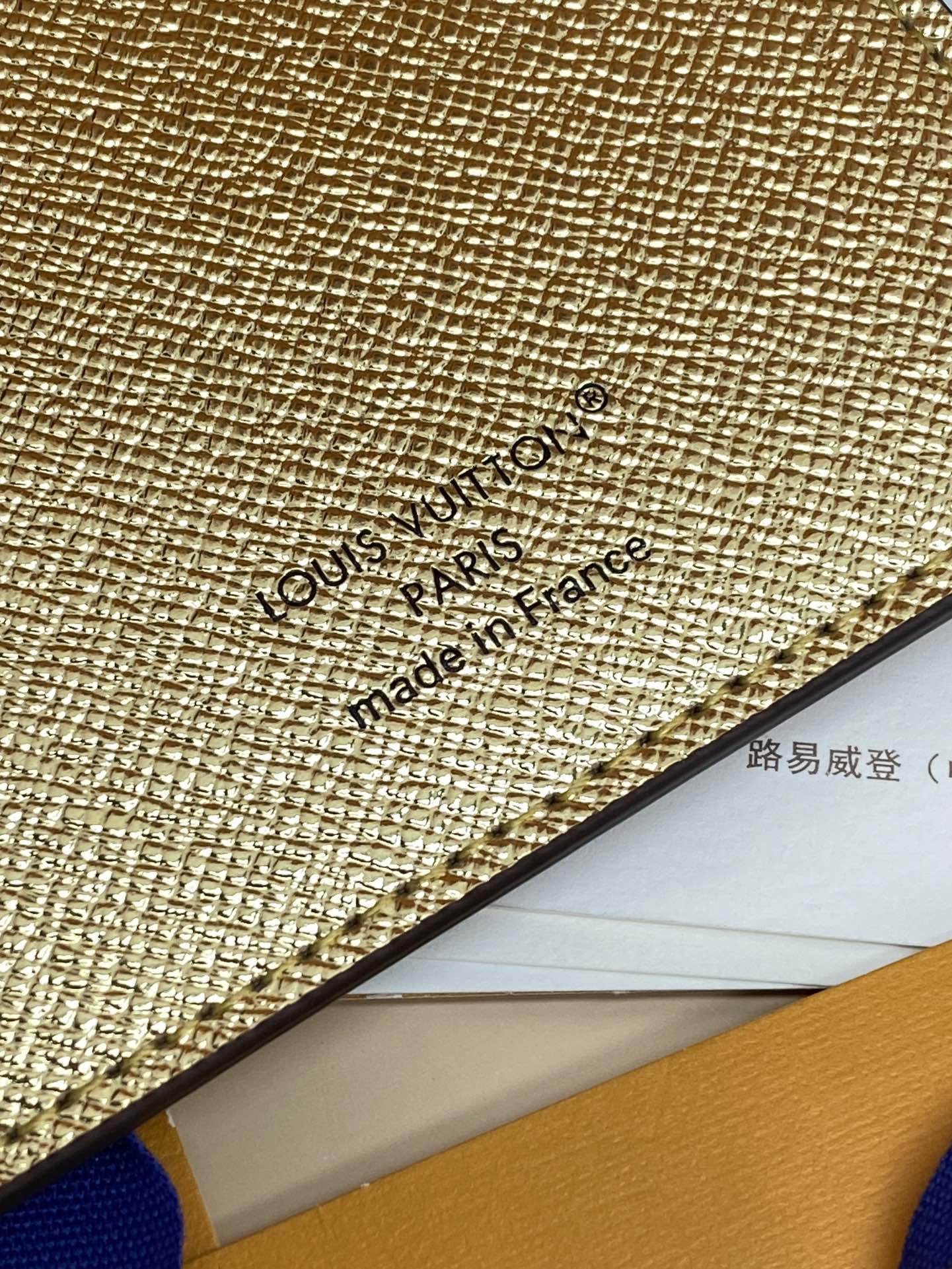 LV高仿花卉護照夾 可愛圖騰印花設計 多功能卡片收納夾｜歐美奢侈品精品推薦