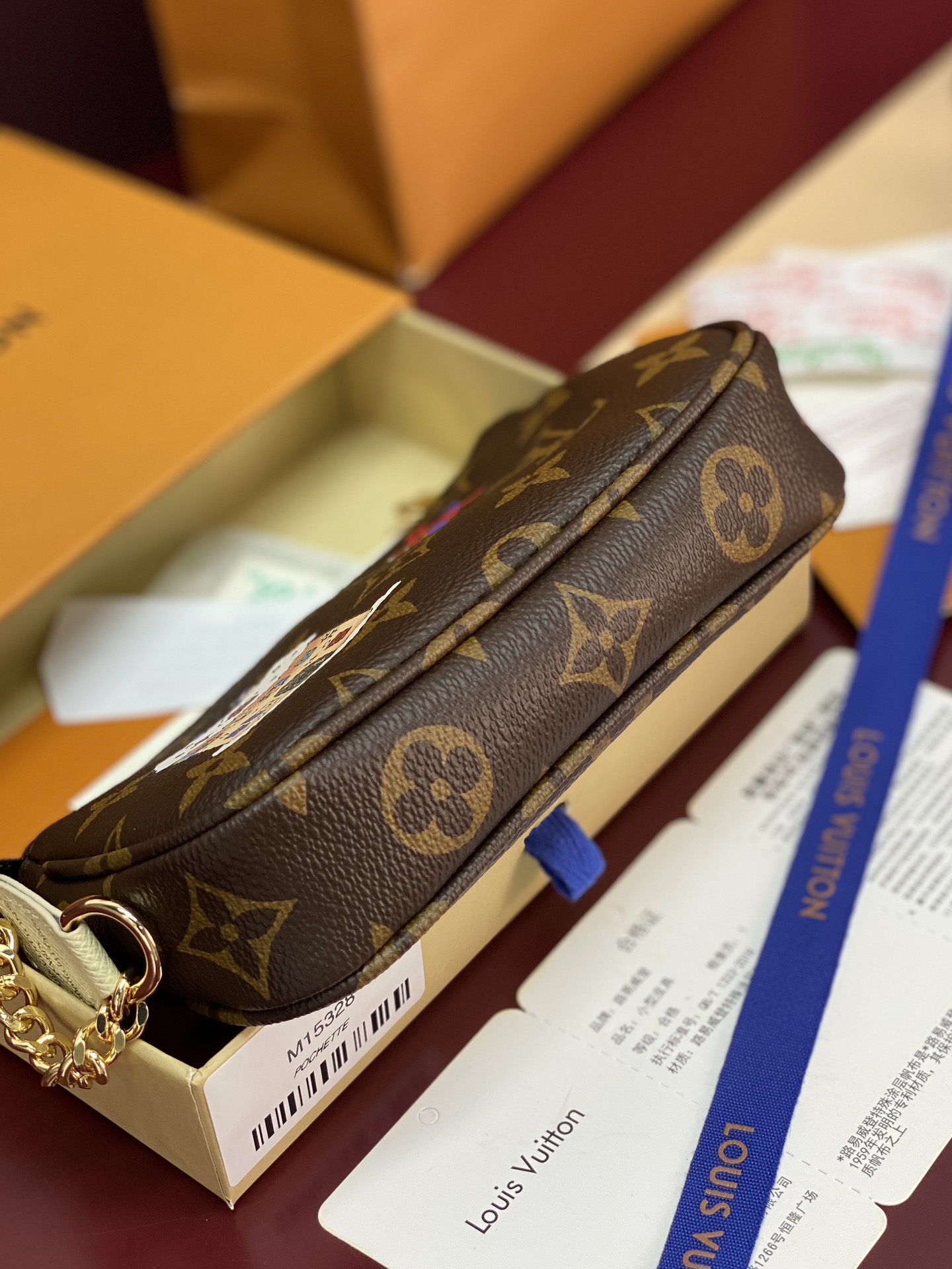 LV高仿小鏈條斜背包 花卉塗鴉圖案 迷你款附原廠包裝｜歐美奢侈品精品推薦