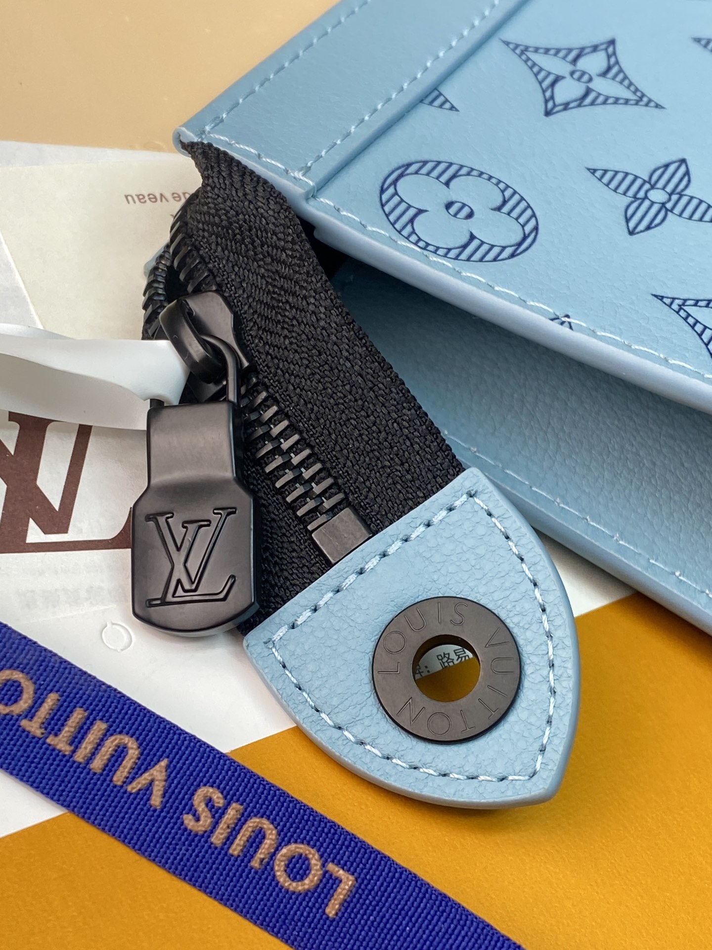 LV原單男士藍色老花手拿包 極簡線條實用收納款｜歐美奢侈品精品推薦