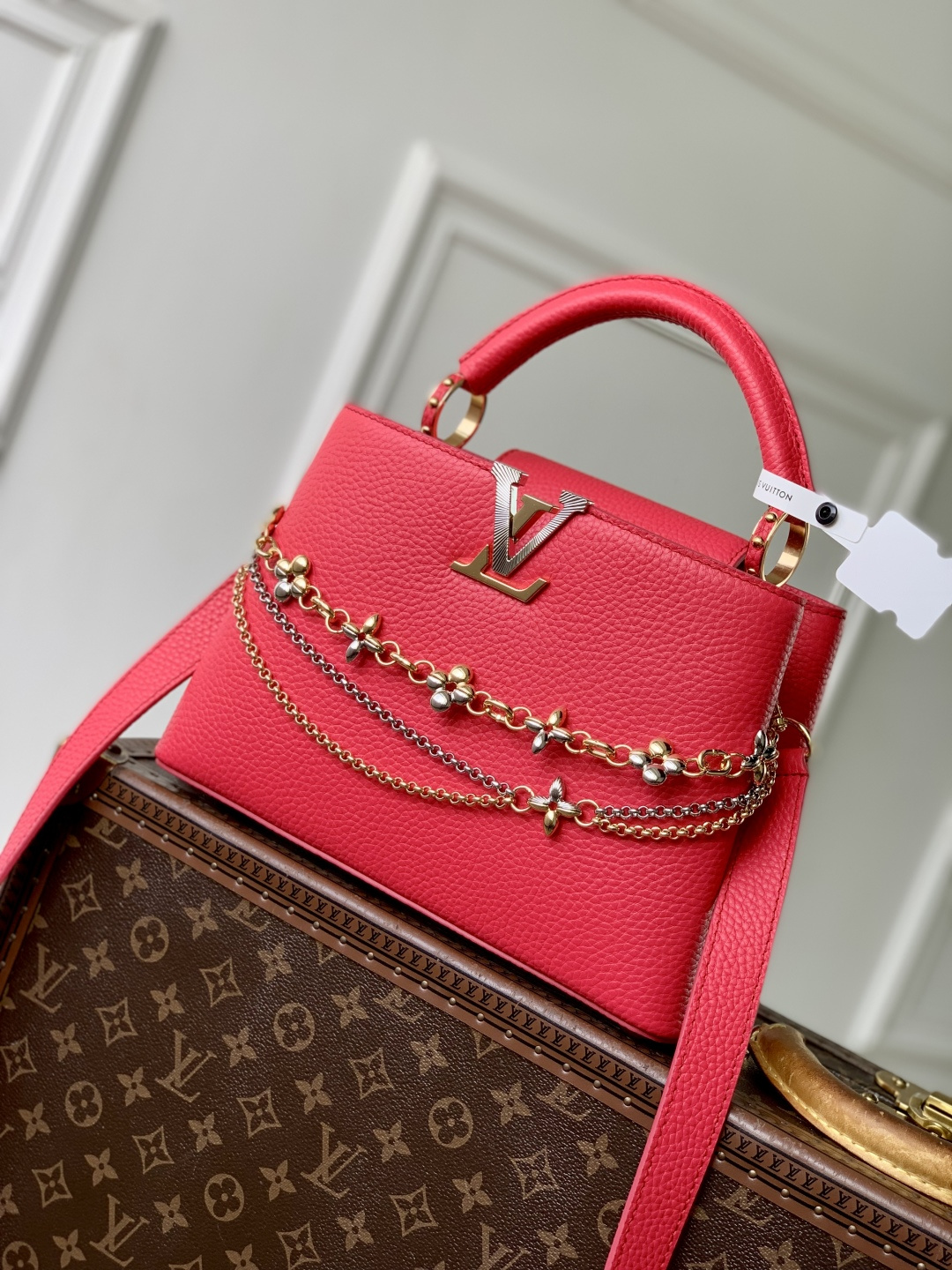LV高仿紅色Capucines Mini手提包 鍊飾點綴甜辣百搭