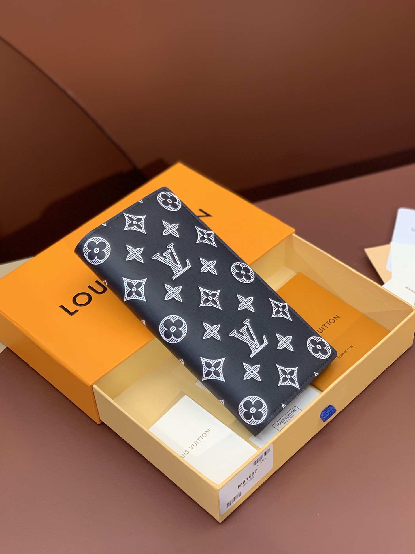 LV高仿短夾黑白Monogram小巧設計男士皮夾推薦