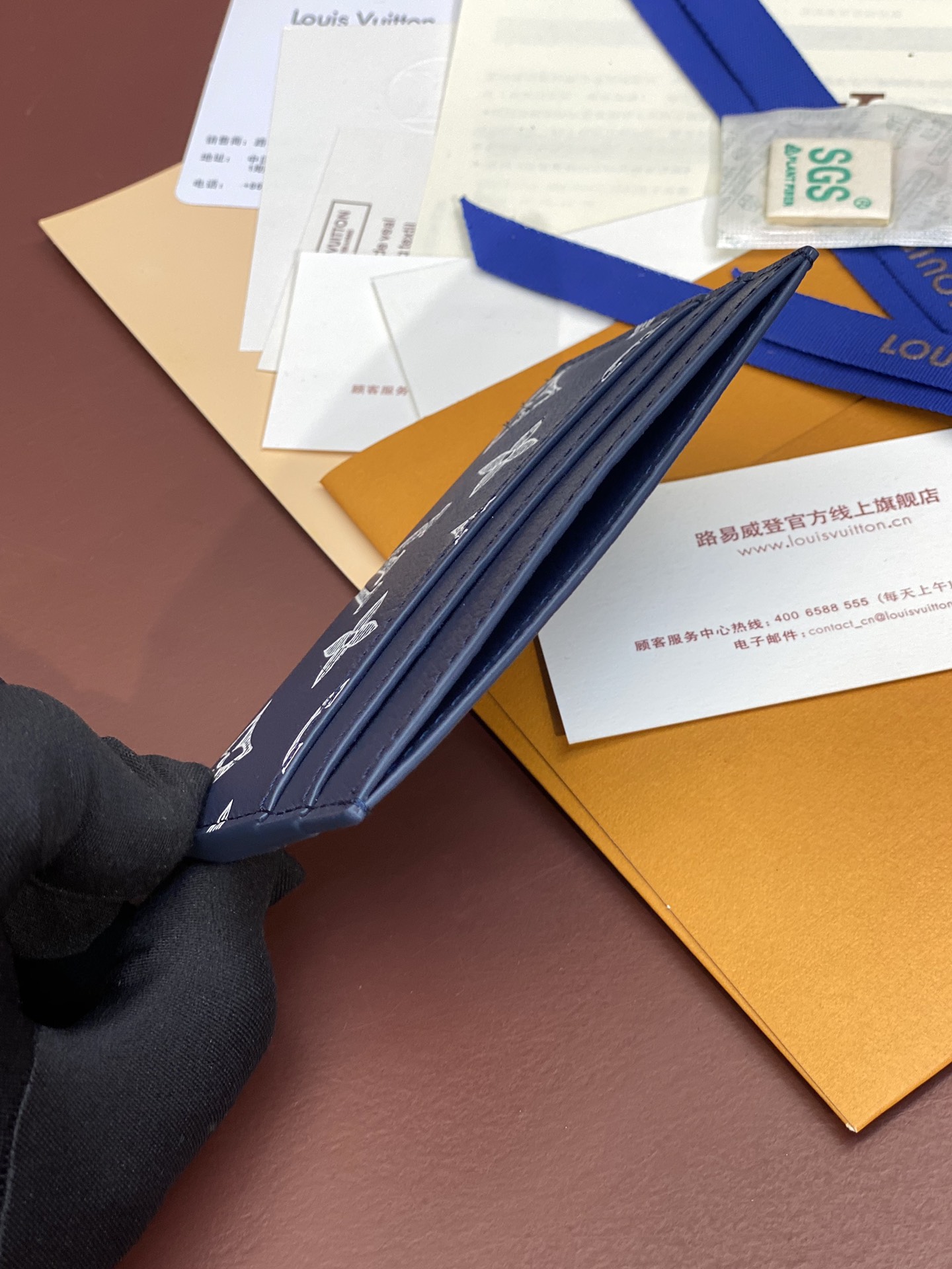 LV高仿卡夾男款藍色壓紋Monogram皮革設計｜歐美奢侈品精品推薦