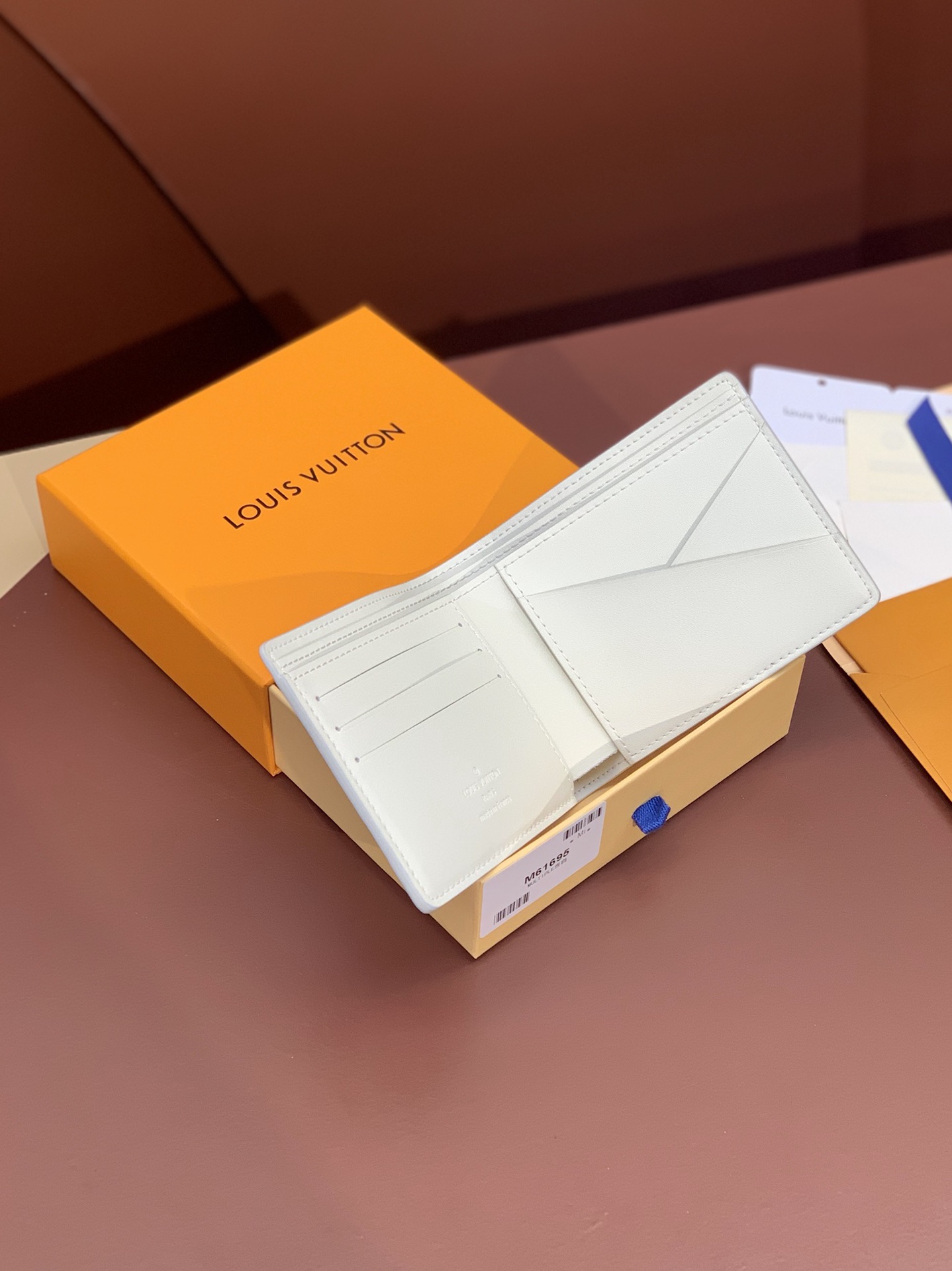 LV高仿白色短夾男士日常皮件Monogram印花款｜歐美奢侈品精品推薦