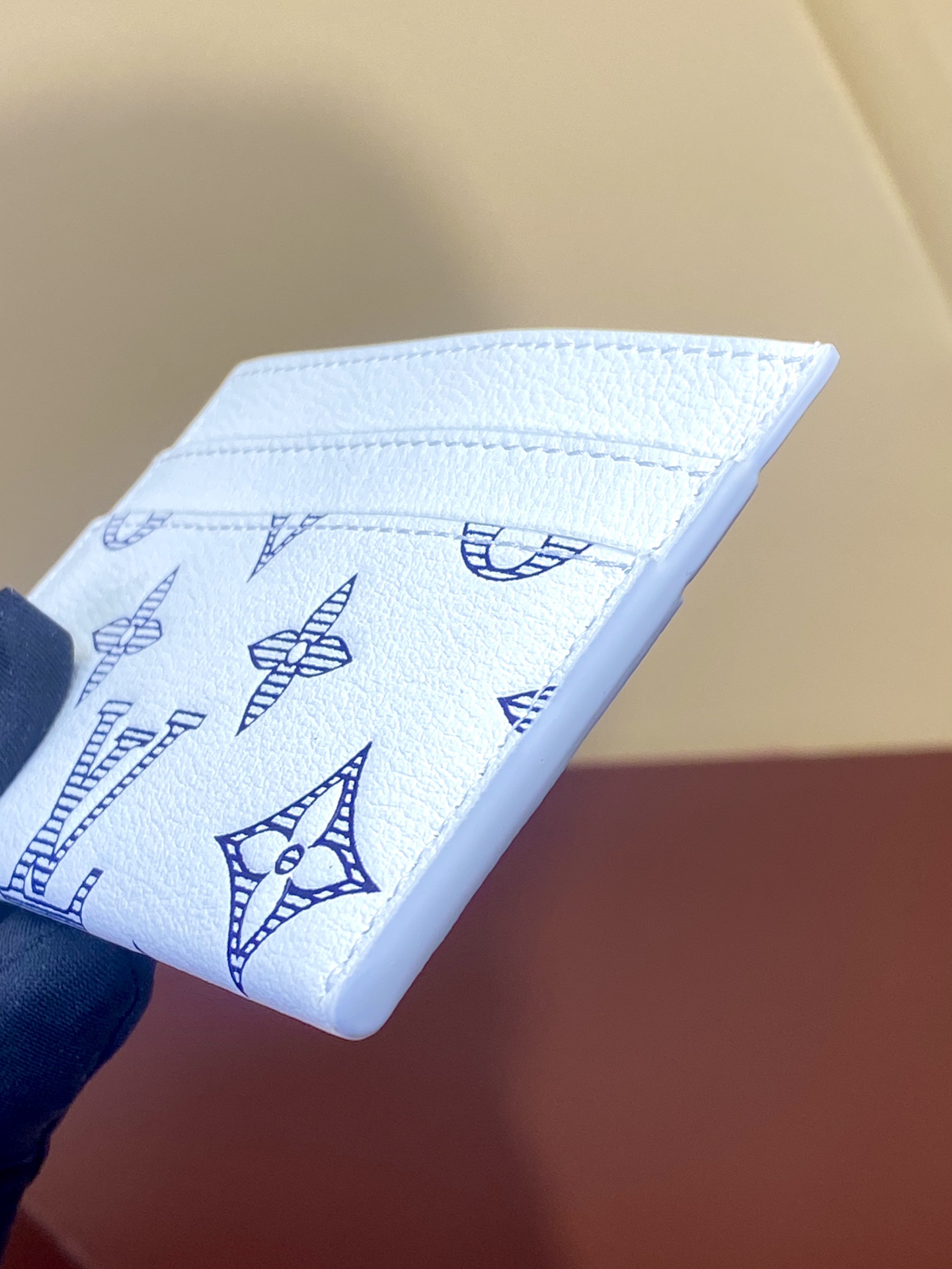 LV A貨白色卡夾小巧精品男士通勤必備｜歐美奢侈品精品推薦