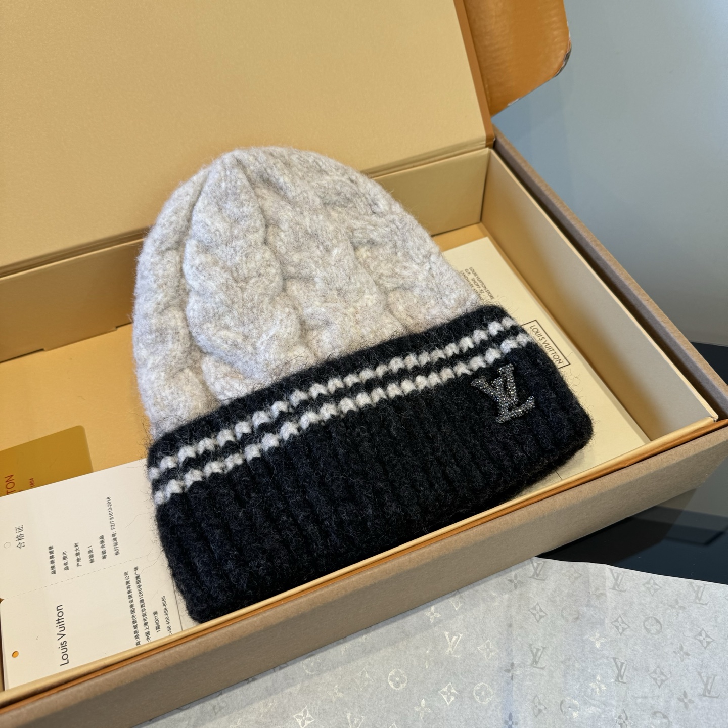 LV原單灰白拼接針織毛帽 黑邊配色設計 百搭保暖通勤款