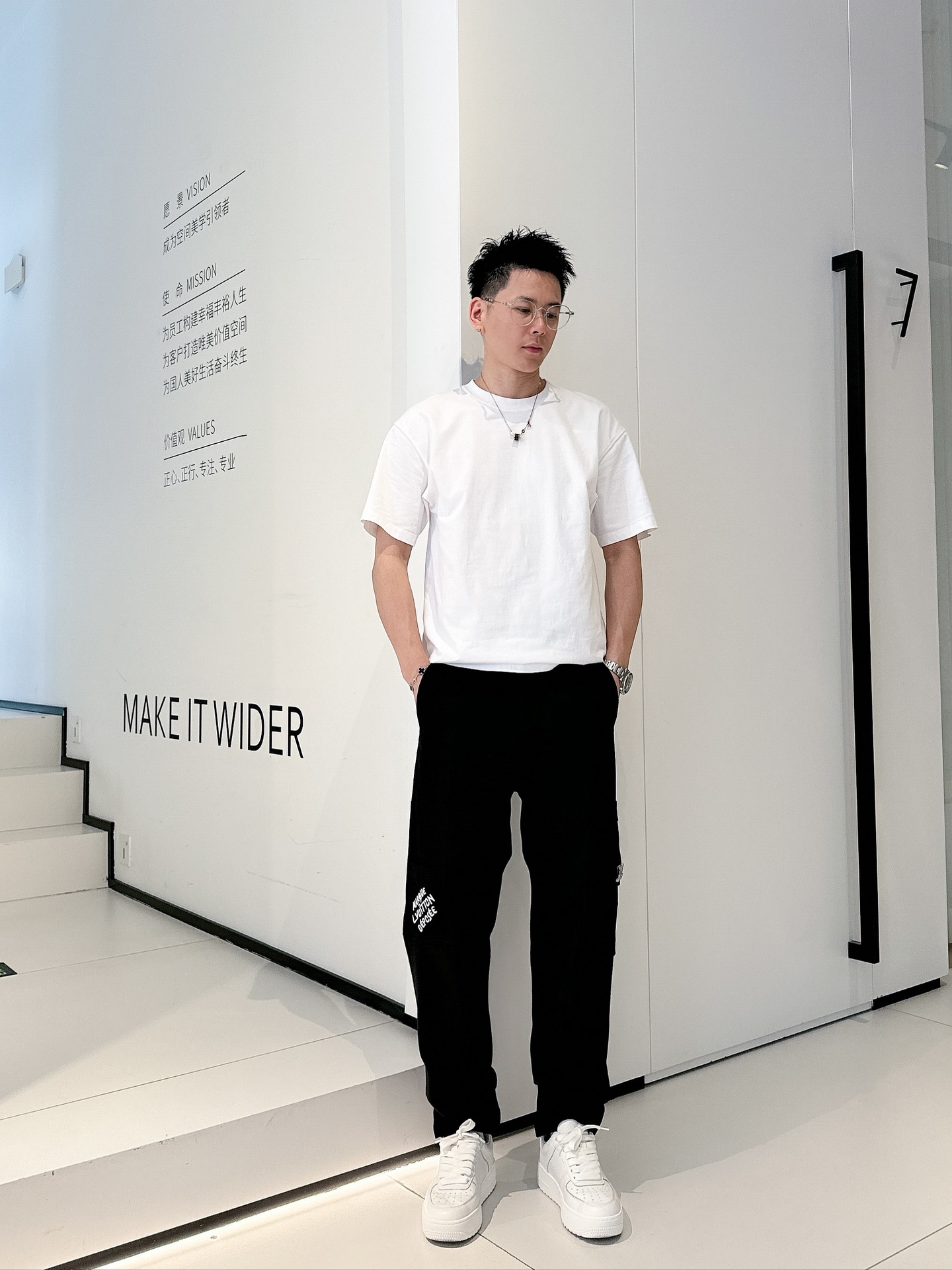 LV高仿男士工裝長褲口袋刺繡字設計機能感滿滿|超A仿原單精品圖片 15 LV高仿男士工裝長褲口袋刺繡字設計機能感滿滿|歐美奢侈品精品推薦