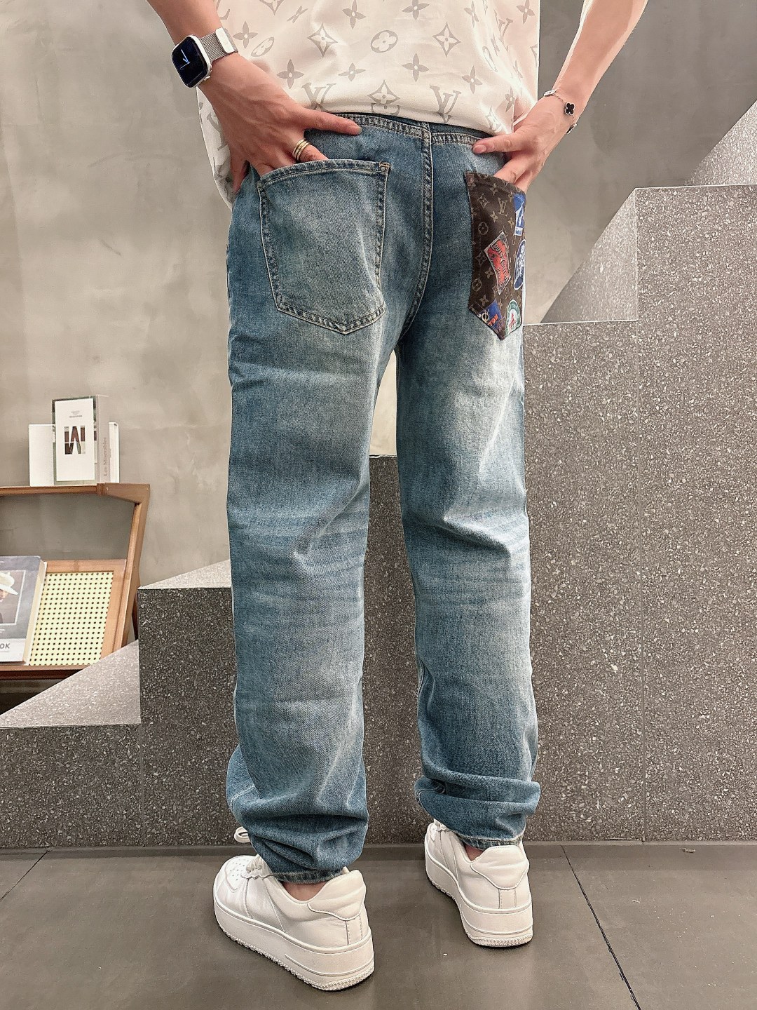 LV一比一男士貼布拼接牛仔褲復古後袋街頭感設計｜歐美奢侈品精品推薦
