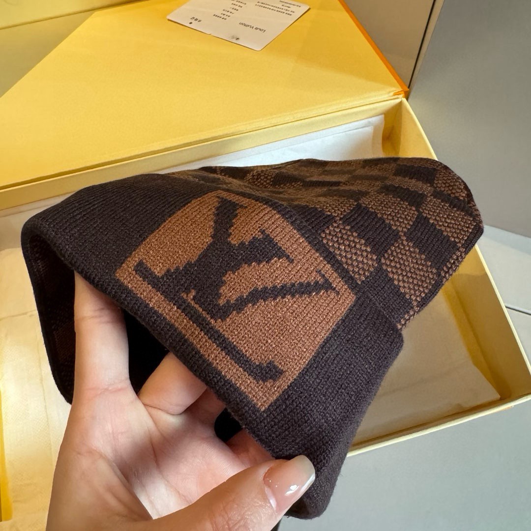 LV A貨深棕棋盤格圍巾 經典格紋設計保暖款 秋冬百搭|超A仿原單精品圖片 10 LV A貨深棕棋盤格圍巾 經典格紋設計保暖款 秋冬百搭|歐美奢侈品精品推薦