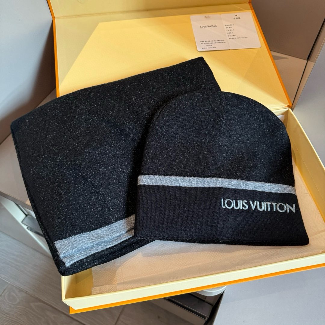 LV高仿黑銀雙色圍巾帽組 經典低調LOGO設計款 保暖套組｜歐美奢侈品精品推薦