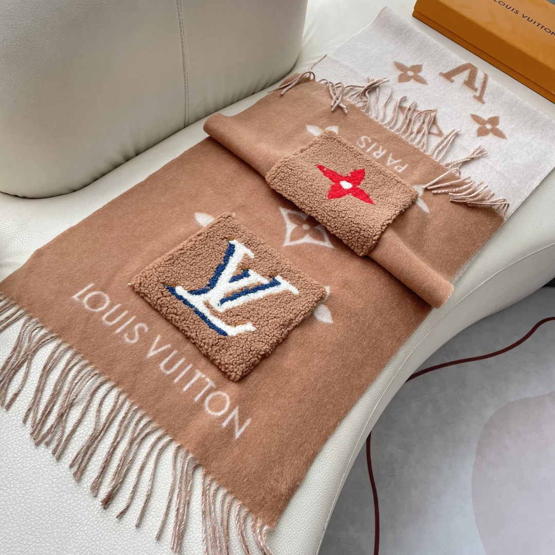 LV原單毛絨LOGO圍巾 雙色流蘇設計款 個性標誌點綴|超A仿原單精品圖片 11 LV原單毛絨LOGO圍巾 雙色流蘇設計款 個性標誌點綴|歐美奢侈品精品推薦