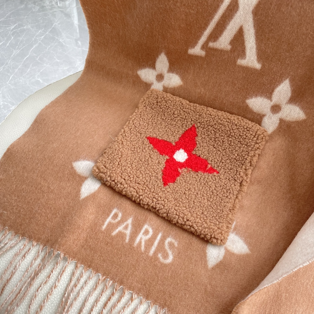 LV原單毛絨LOGO圍巾 雙色流蘇設計款 個性標誌點綴|超A仿原單精品圖片 8 LV原單毛絨LOGO圍巾 雙色流蘇設計款 個性標誌點綴|歐美奢侈品精品推薦