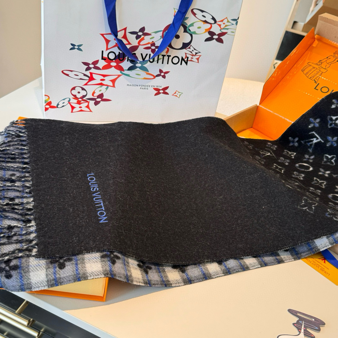 LV高仿男女款格紋拼色圍巾 時尚百搭秋冬保暖款|超A仿原單精品圖片 11 LV高仿男女款格紋拼色圍巾 時尚百搭秋冬保暖款|歐美奢侈品精品推薦