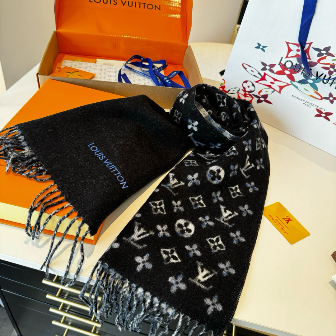 LV高仿男女款格紋拼色圍巾 時尚百搭秋冬保暖款|超A仿原單精品圖片 7 LV高仿男女款格紋拼色圍巾 時尚百搭秋冬保暖款|歐美奢侈品精品推薦