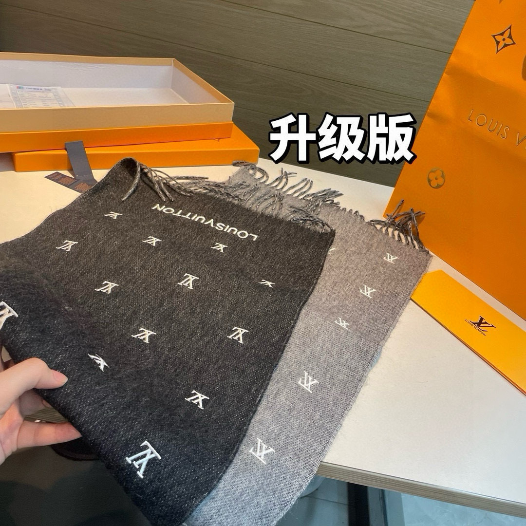 LV高仿男士黑色Logo字母圍巾 升級版厚實羊毛款|超A仿原單精品圖片 8 LV高仿男士黑色Logo字母圍巾 升級版厚實羊毛款|歐美奢侈品精品推薦