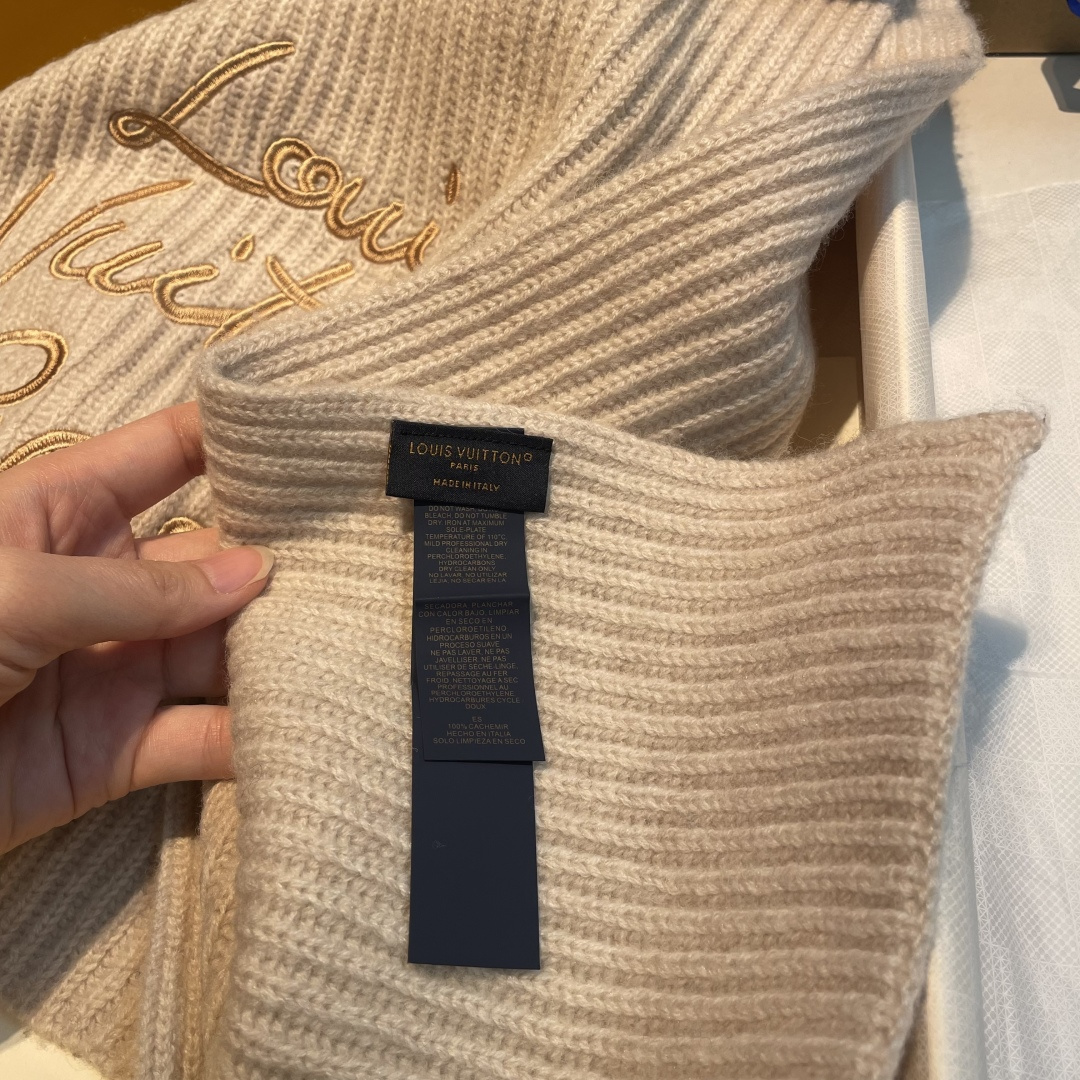 LV高仿女款米白刺繡圍巾 羊毛針織親膚保暖秋冬款| 8 LV高仿女款米白刺繡圍巾 羊毛針織親膚保暖秋冬款