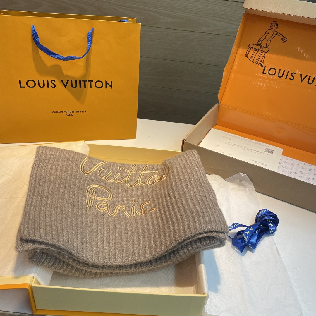 LV A貨女款焦糖棕刺繡圍巾 羊毛質感溫潤色系氣質滿分| 13 LV A貨女款焦糖棕刺繡圍巾 羊毛質感溫潤色系氣質滿分