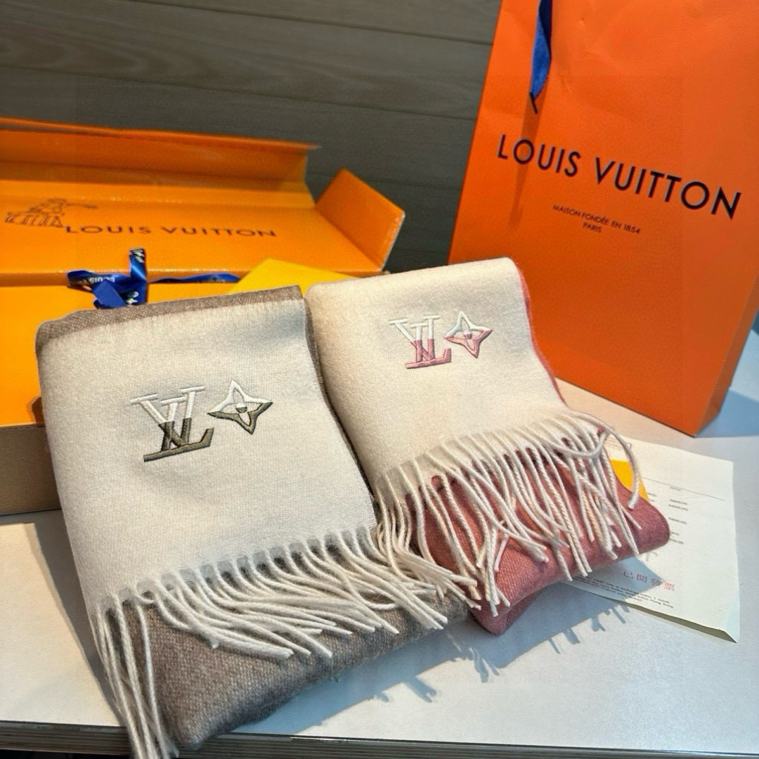 LV原單羊毛拼色圍巾 中性灰白配色百搭款 男女皆適合|超A仿原單精品圖片 13 LV原單羊毛拼色圍巾 中性灰白配色百搭款 男女皆適合|歐美奢侈品精品推薦