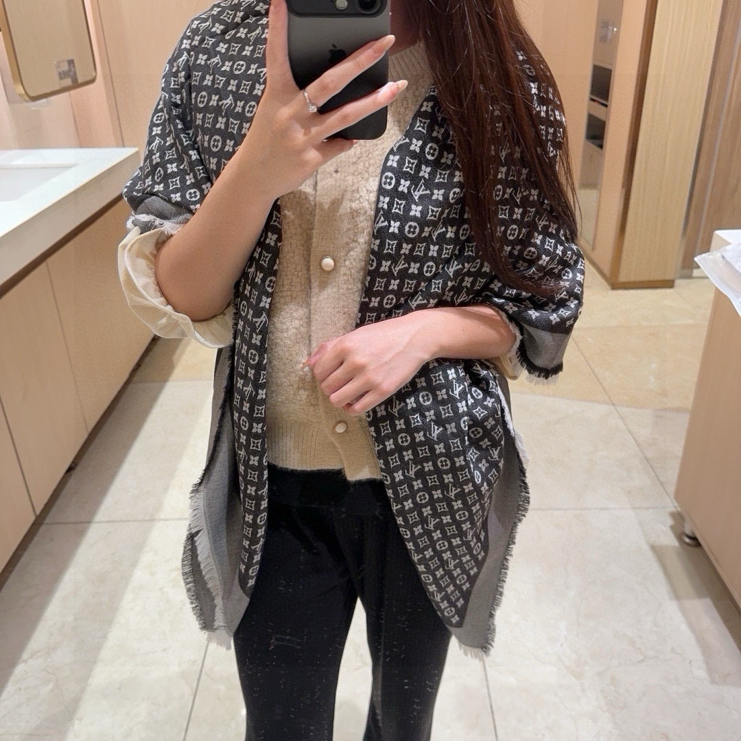 LV高仿藍灰提花披肩 Monogram滿版圖騰設計 四季皆宜款