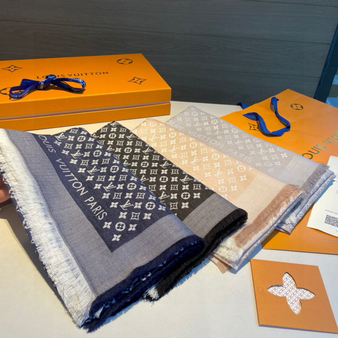 LV A貨灰白雙色Monogram披肩 女款知性配色設計｜歐美奢侈品精品推薦