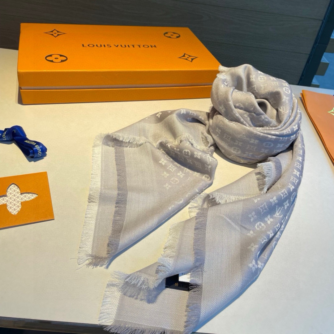 LV A貨灰白雙色Monogram披肩 女款知性配色設計｜歐美奢侈品精品推薦