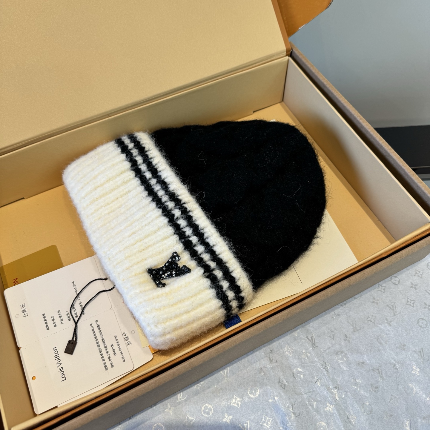 LV高仿針織毛帽撞色拼接款式百搭保暖必備|超A仿原單精品圖片 12 LV高仿針織毛帽撞色拼接款式百搭保暖必備|歐美奢侈品精品推薦