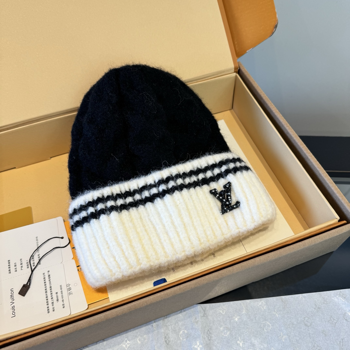 LV高仿針織毛帽撞色拼接款式百搭保暖必備|超A仿原單精品圖片 11 LV高仿針織毛帽撞色拼接款式百搭保暖必備|歐美奢侈品精品推薦