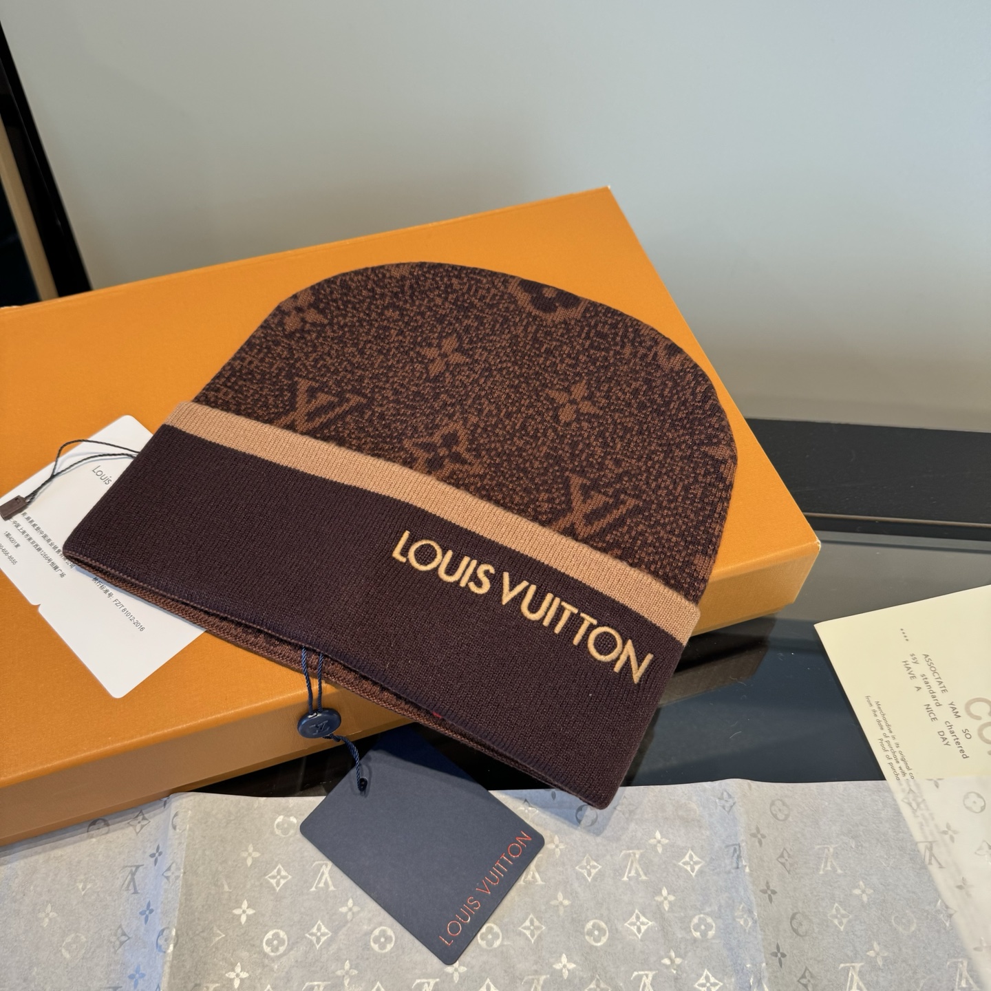 LV A貨經典老花毛帽男款深棕配色秋冬潮流單品|超A仿原單精品圖片 10 LV A貨經典老花毛帽男款深棕配色秋冬潮流單品|歐美奢侈品精品推薦