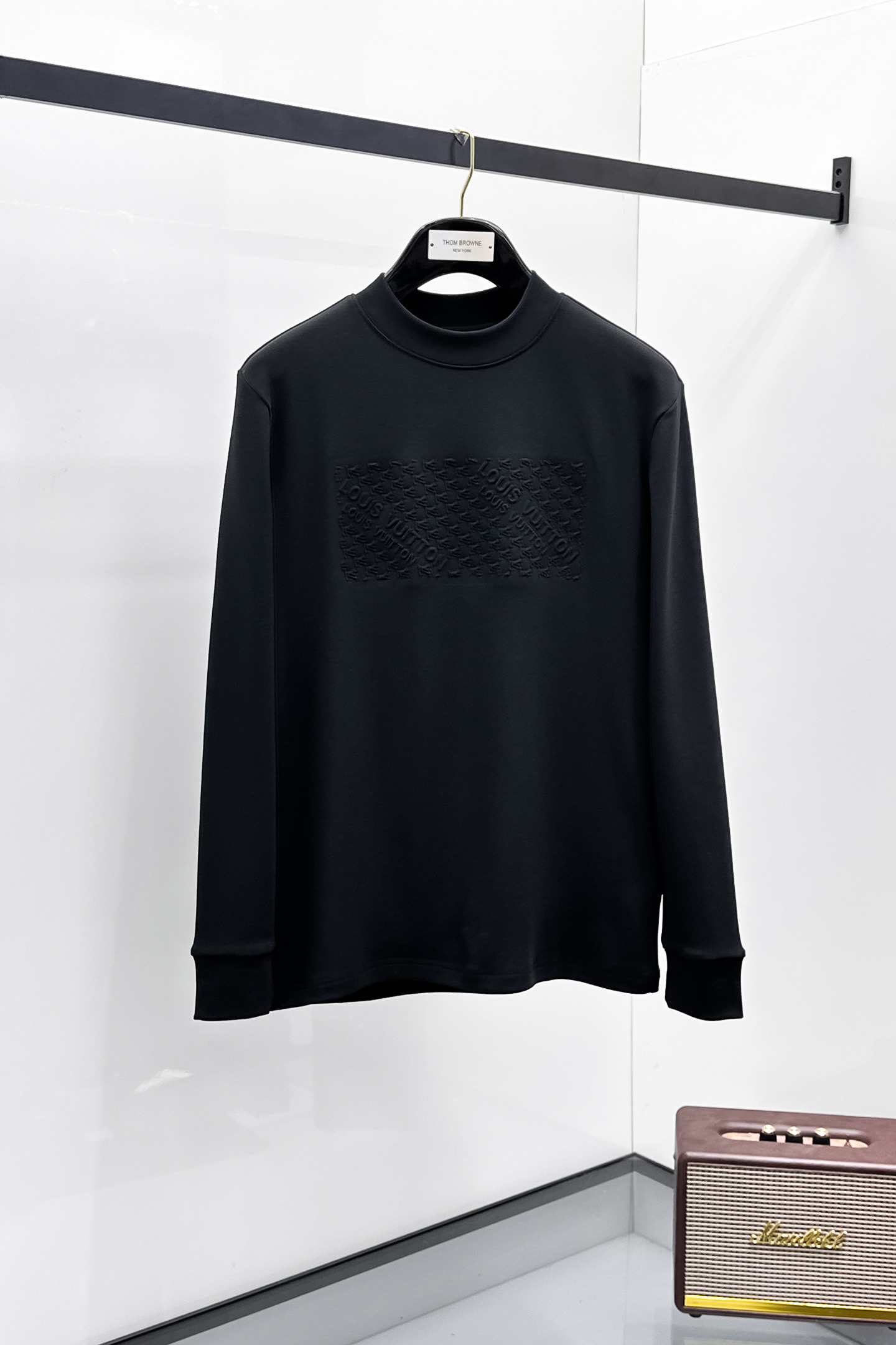 LV A貨長袖T恤男 黑色壓紋LOGO質感新款 低調百搭