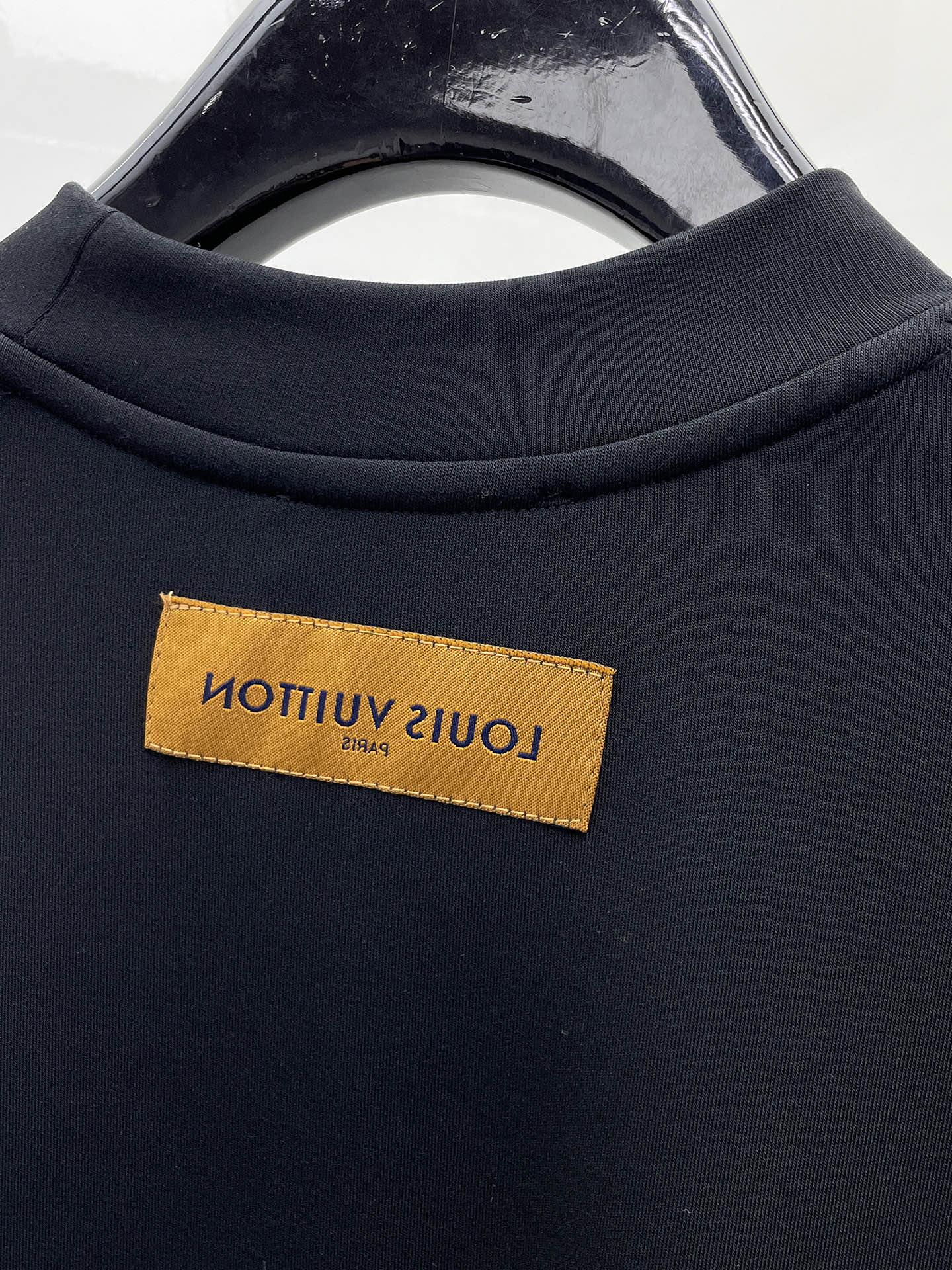 LV A貨長袖T恤男 黑色壓紋LOGO質感新款 低調百搭｜歐美奢侈品精品推薦