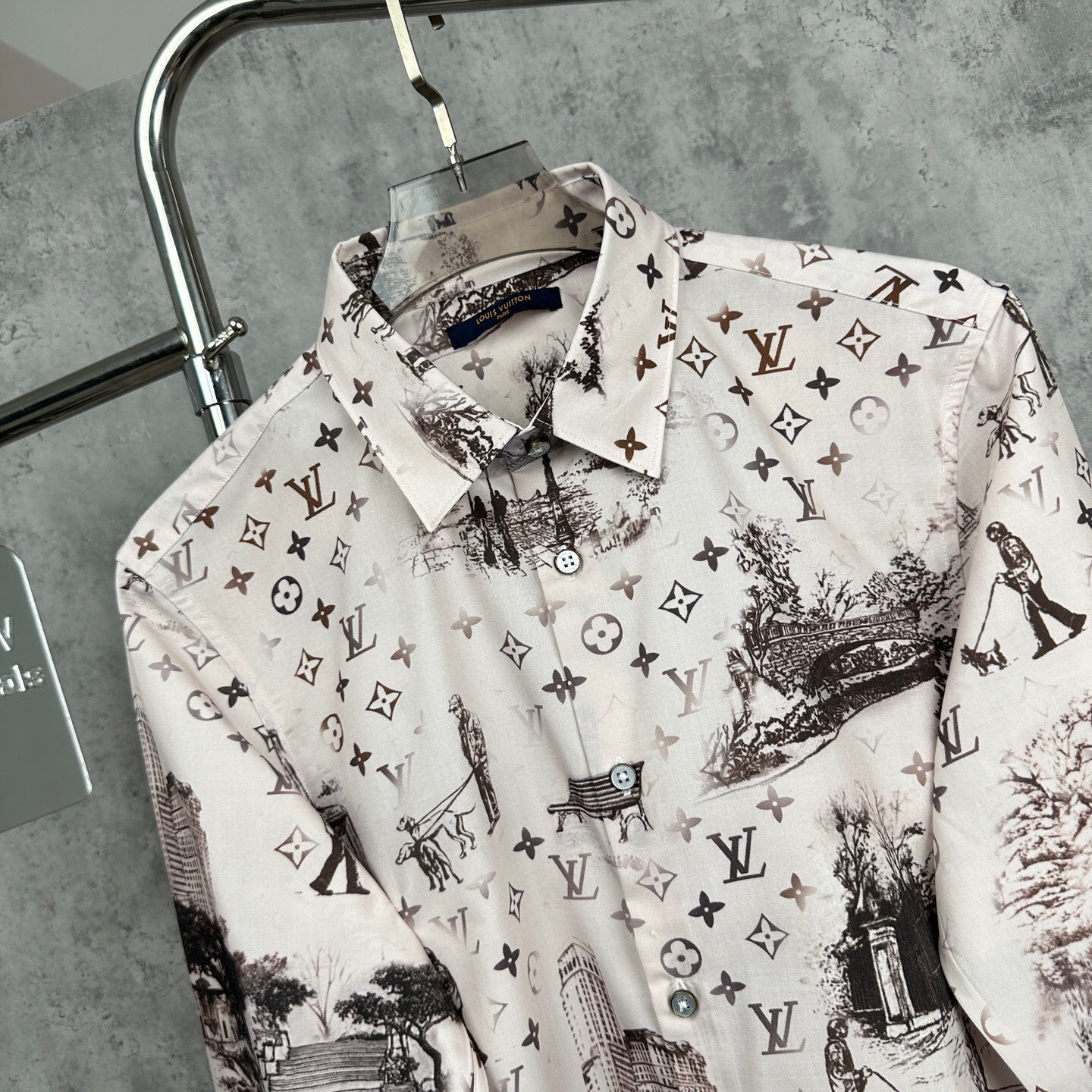 LV一比一精品男襯衫 公園印花設計 輕奢藝術感單品|超A仿原單精品圖片 10 LV一比一精品男襯衫 公園印花設計 輕奢藝術感單品|歐美奢侈品精品推薦