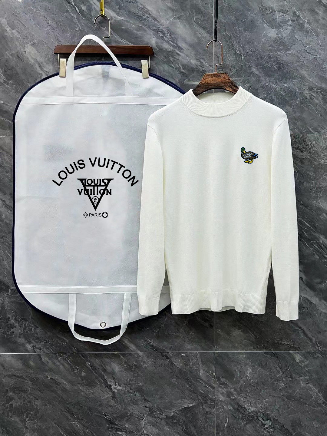LV一比一男款針織上衣 白色款 鴨子圖案俏皮點綴