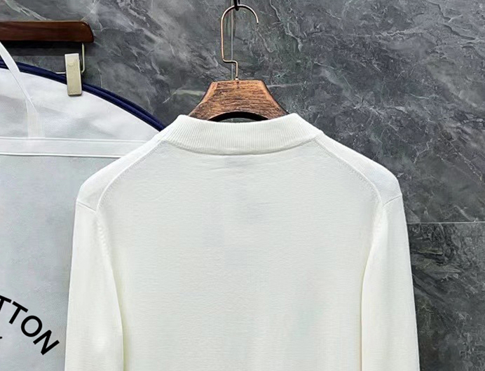 LV一比一男款針織上衣 白色款 鴨子圖案俏皮點綴|超A仿原單精品圖片 12 LV一比一男款針織上衣 白色款 鴨子圖案俏皮點綴|歐美奢侈品精品推薦