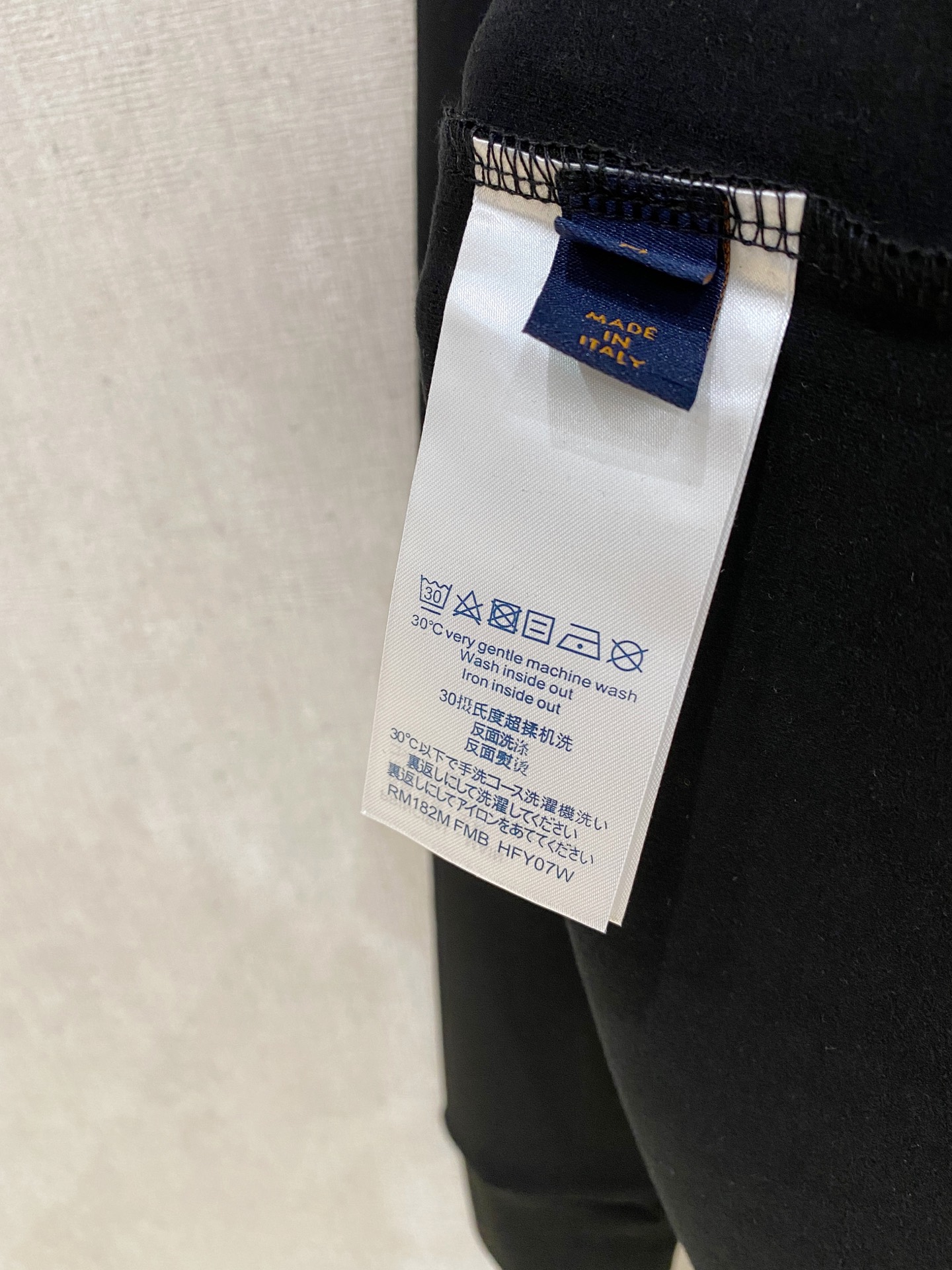 LV高仿男士黑色立體Logo長袖T恤 修身質感潮流款