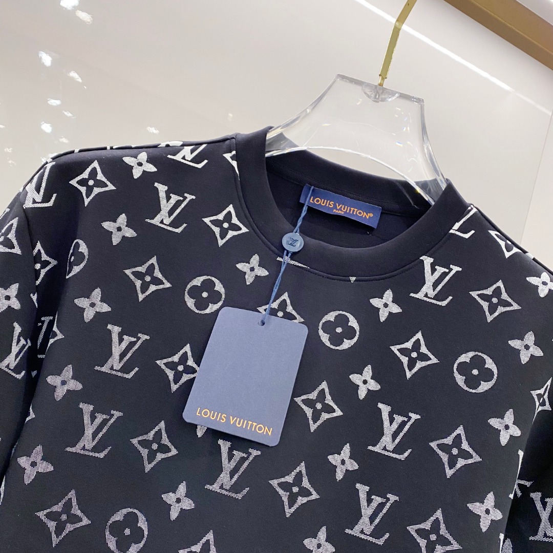 LV高仿男士黑色滿版老花長袖T恤 經典Monogram設計款