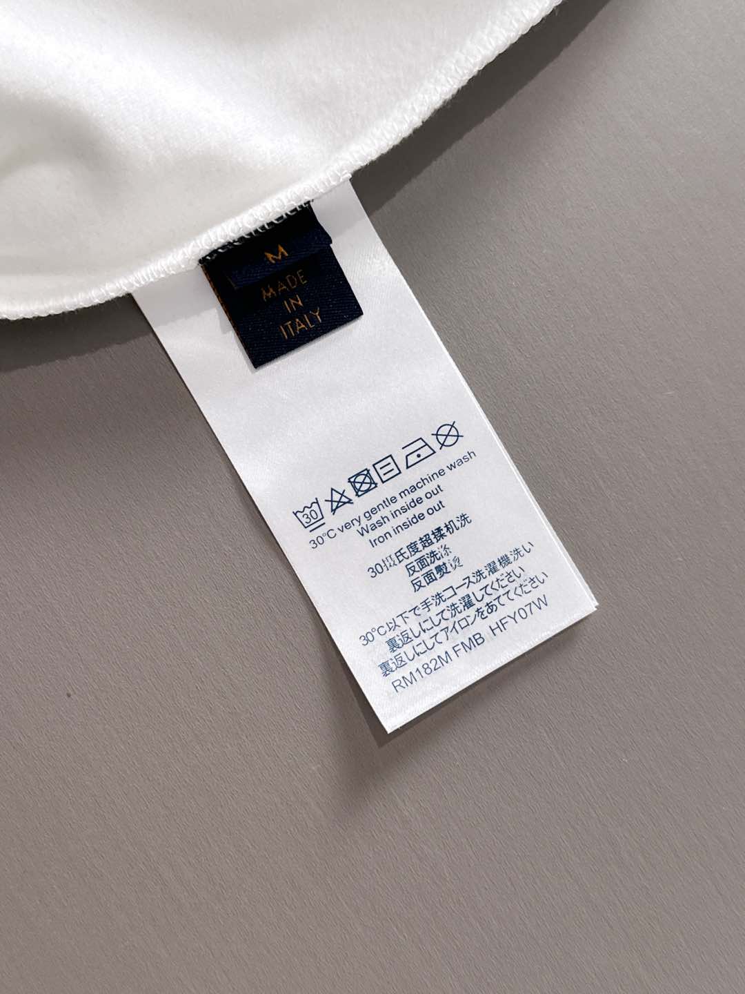 LV原單男士白色LV刺繡長袖T恤 領口圖騰識別細節款