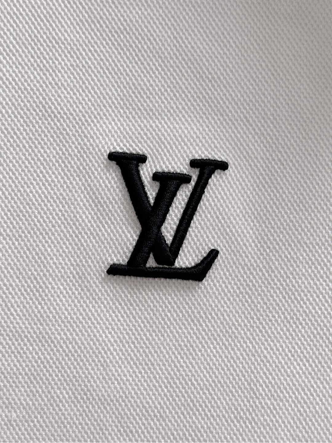 LV A貨男士白色Polo領長袖上衣 翻領排扣經典刺繡款| 10 LV A貨男士白色Polo領長袖上衣 翻領排扣經典刺繡款