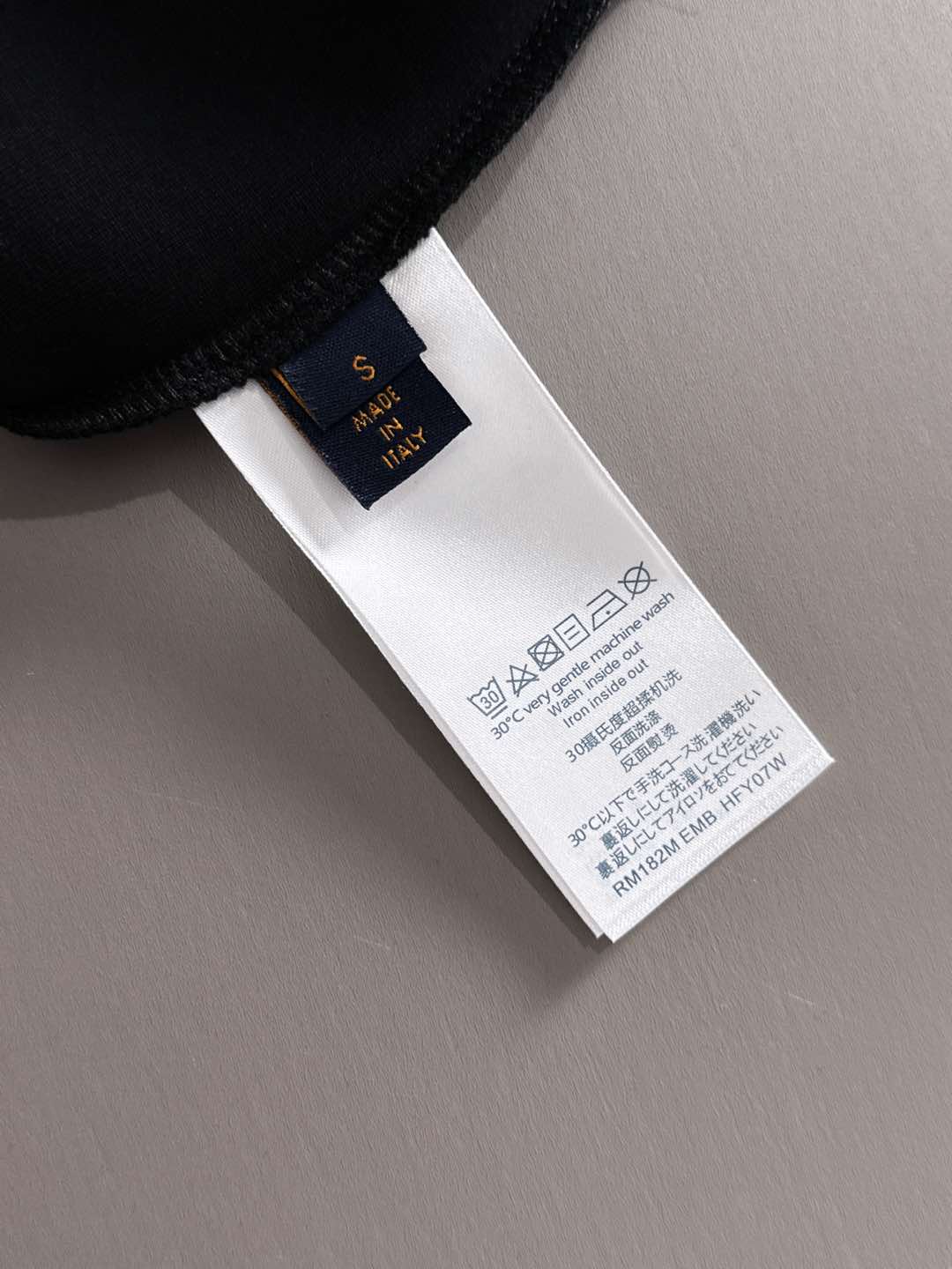 LV一比一黑色圓領衛衣 袖口Monogram織帶設計簡約時髦