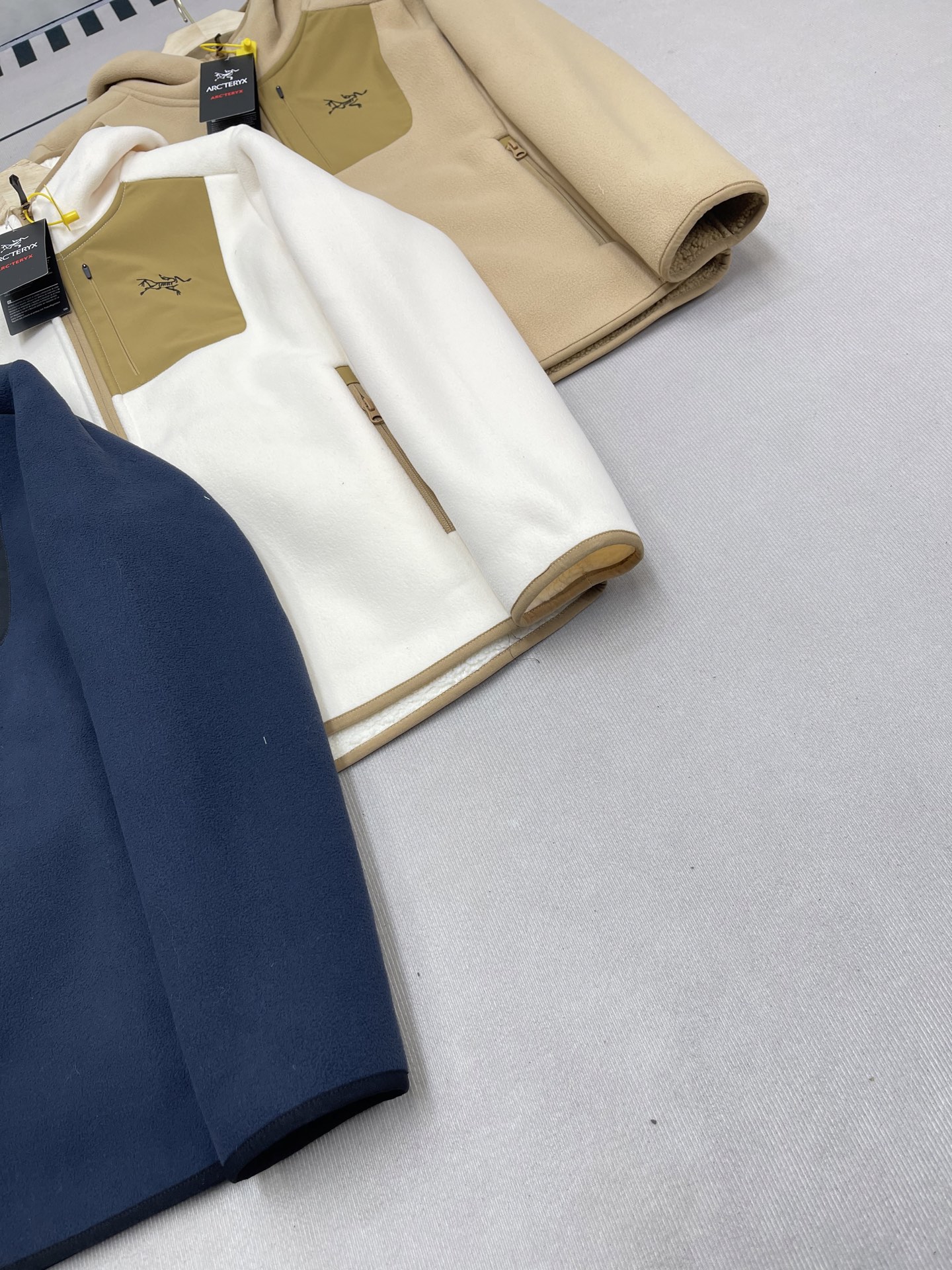 Arc'teryx 高仿連帽撞色刷毛外套男款三色可選機能風單品| 12 Arc'teryx 高仿連帽撞色刷毛外套男款三色可選機能風單品